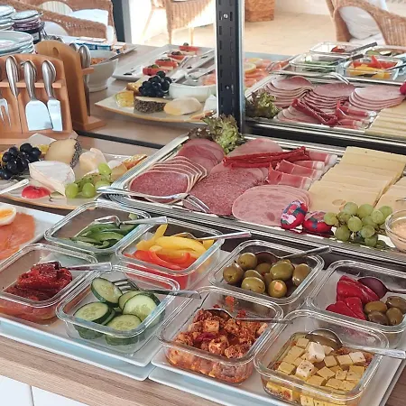 Apartment Gaestehaus U Ferienwohnungen Veronika Incl Koenigscard Mit 200 Kostenlosen Attraktionen Unterammergau