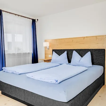 Gastehaus Veronika: Breakfast Buffet & Königscard Attractions Included Apartment