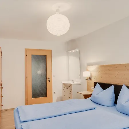 Gastehaus Veronika: Breakfast Buffet & Königscard Attractions Included Apartment *